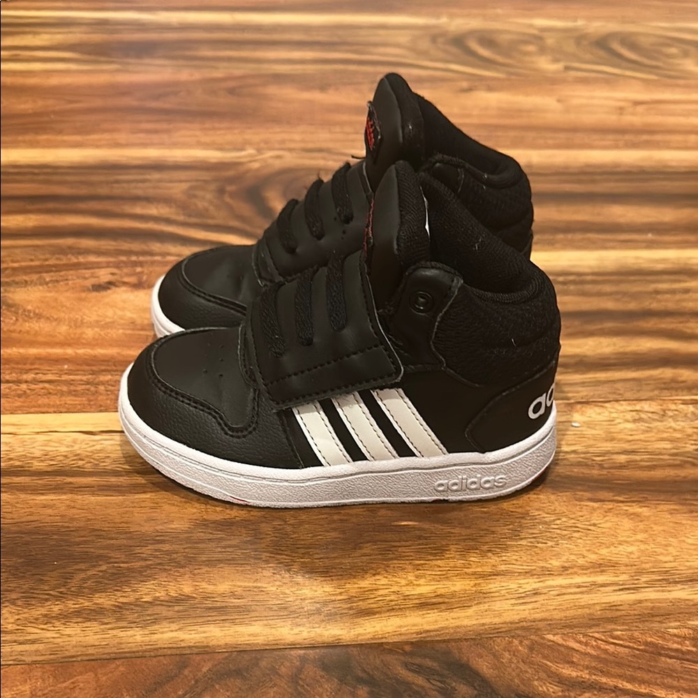 Kids Adidas Velcro Strap Sneakers, 8 - Picture 3 of 6